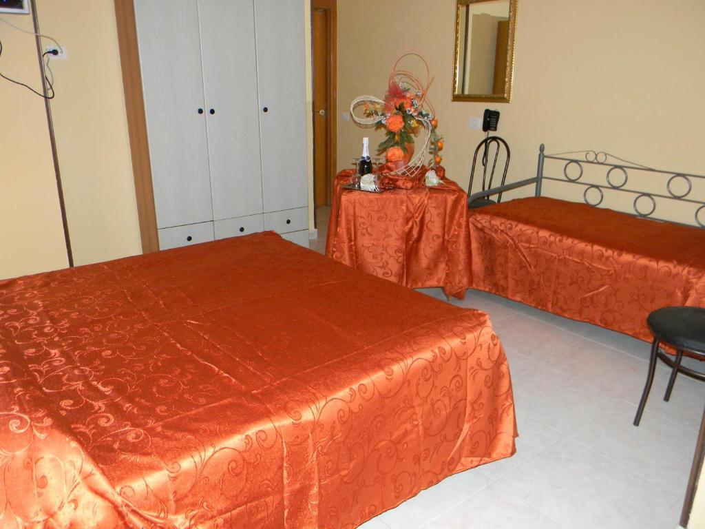 كاسالنْووفو دي نابولِ Hotel Mi.Ro. الغرفة الصورة