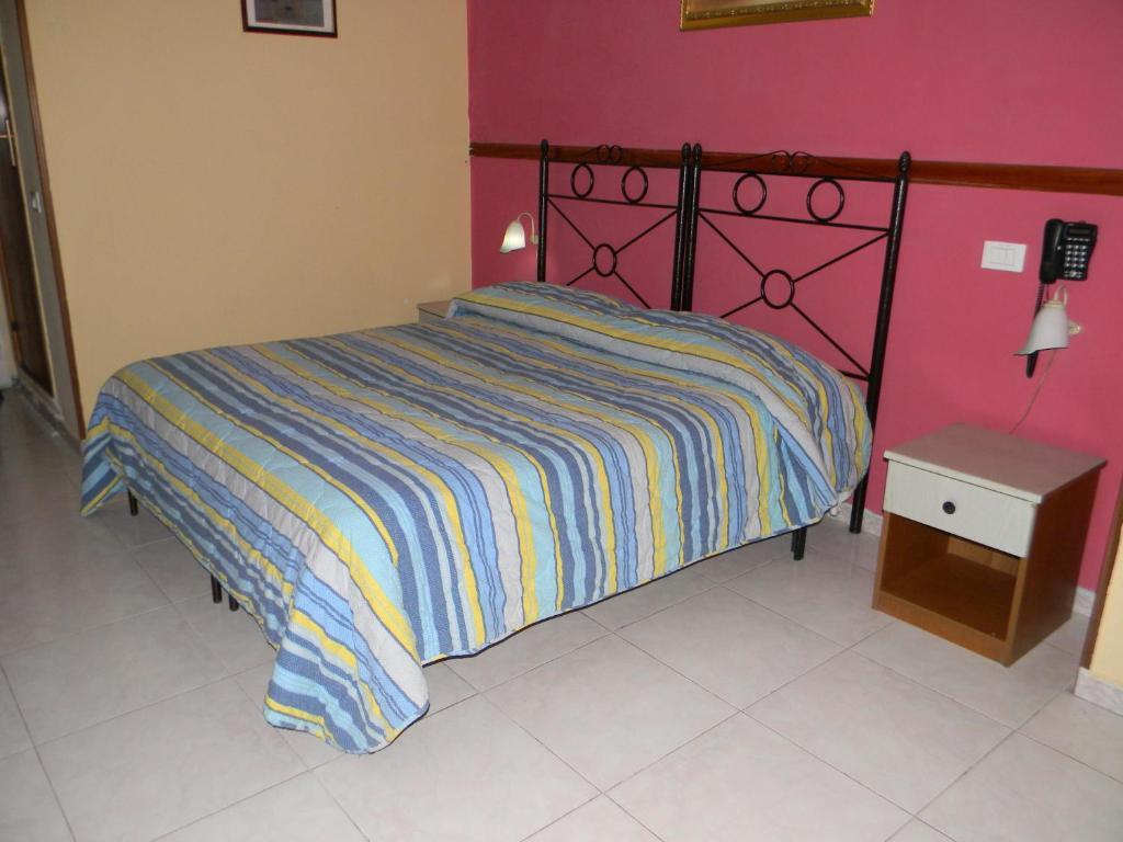 كاسالنْووفو دي نابولِ Hotel Mi.Ro. الغرفة الصورة
